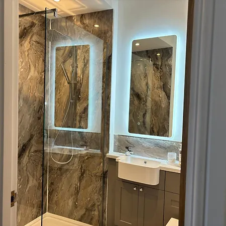 House * بريثوايت